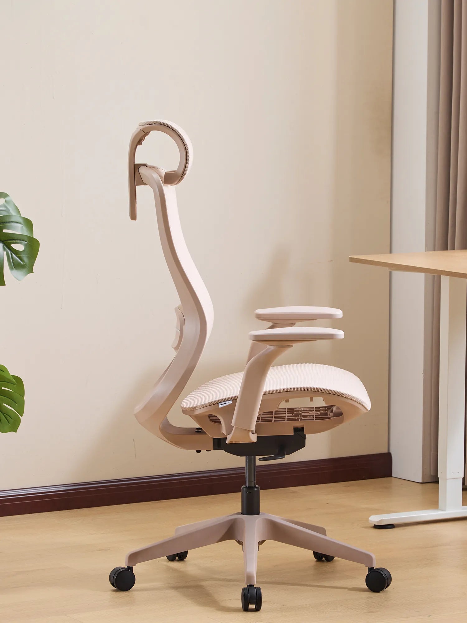S5 Office Chair with Smooth Arch Design Style