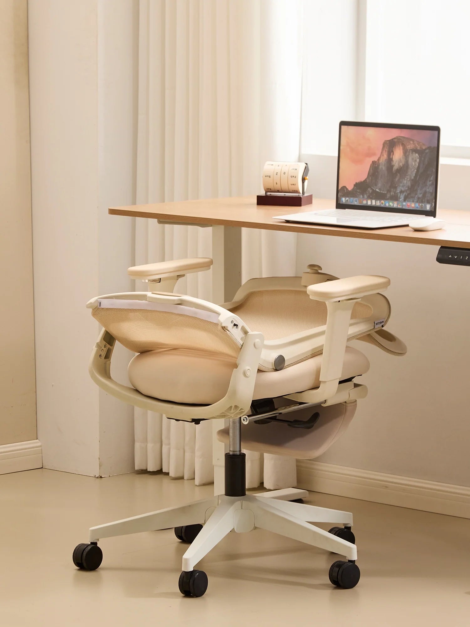 S4 Ergonomic Desk Chair with Foldable Backrest