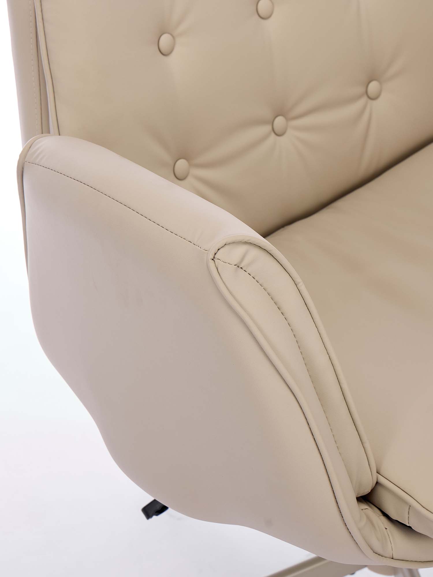 P6 Criss Cross Chair with Pet-Friendly Upholstery and Adjustable Armrests